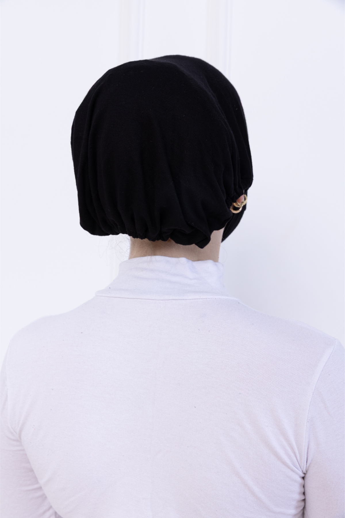 Geniş Hacimli Pratik Çene ve Enseden Geçmeli Kaymayan Siyah Çeneli Bone Kaymaz Rahat Tesettür Hijab