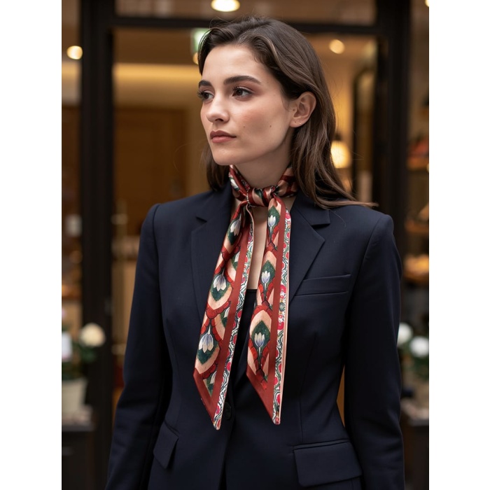 Kadın Zamansız Çiçek Lale Geometrik Desenli Fular – Kombin Tamamlayıcı – Hediye Olarak İdeal