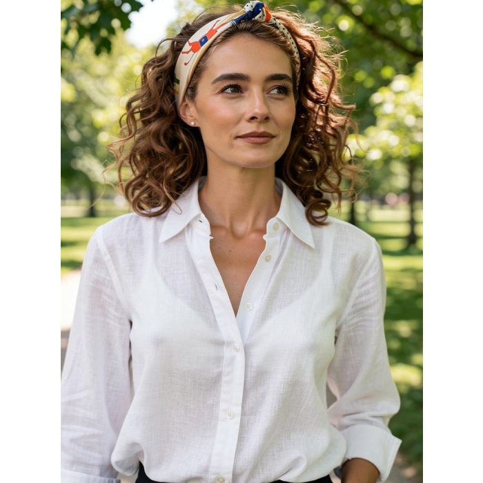 Kadın Retro Karakter Figürlü Puantiye Desenli Fular – Zarif ve Eğlenceli Stil