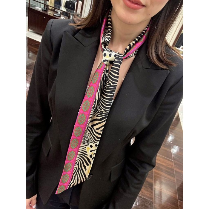 Kadın Zebra Desen Saten İnce Fular – Çanta & Boyun Bağlamaya Uygun, Şık Hediye Seçeneği