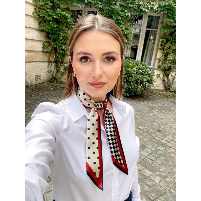 Modern Desenli Kadın Fular – Ceket, Elbise ve Gömlek Kombinleri İçin, Hediye Olarak İdeal