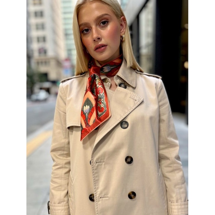 Kadın Zamansız Çiçek Lale Geometrik Desenli Fular,Kombin Tamamlayıcı – Hediye Olarak İdeal