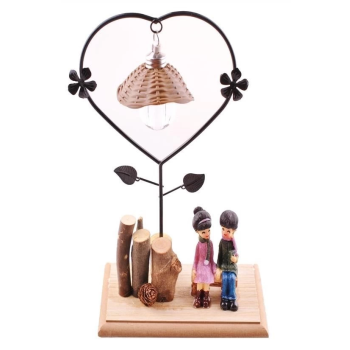 Bankta Oturan Romantik Çift Temalı Büyük Boy Masa ası Biblo