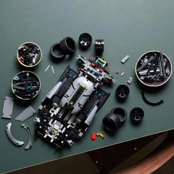 42156  ® Technic™ PEUGEOT 9X8 24H Le Mans 1775 parça +18 yaş