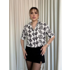 Siyah beyaz baskılı crop gömlek