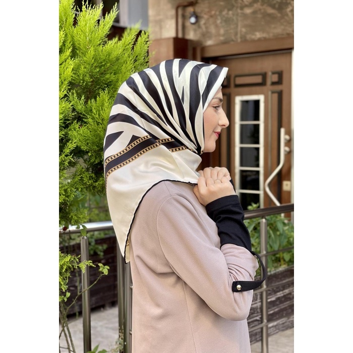 Moda Çizgi Desenli Eşarp