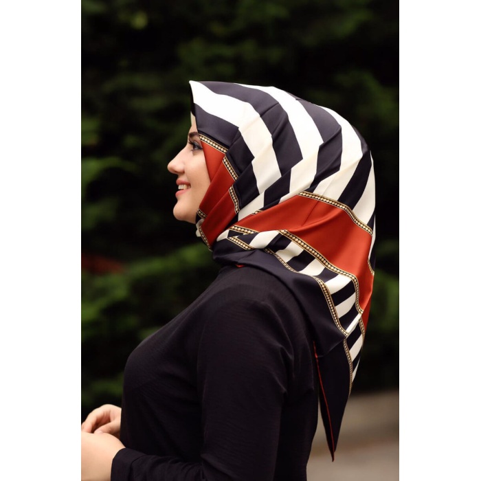 Moda Çizgi Desenli Eşarp