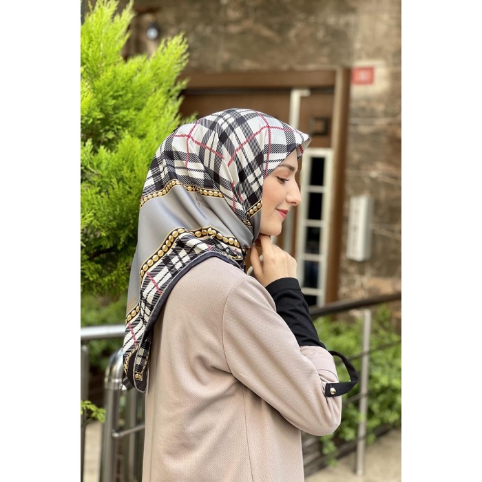 Moda Çizgi Desenli Eşarp