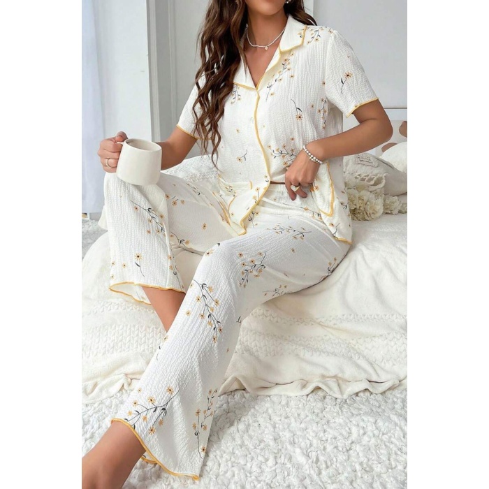 Beyaz Bahar Papatya Desenli Cep Detaylı Pijama Takımı 7019