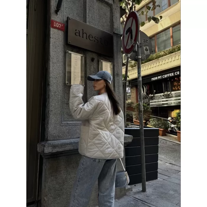 Cıt Cıt Detaylı Çepli Ceket Mont- Beyaz