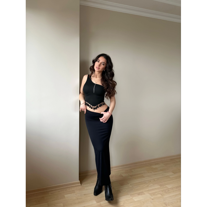 Siyah Püskül Detay Bluz