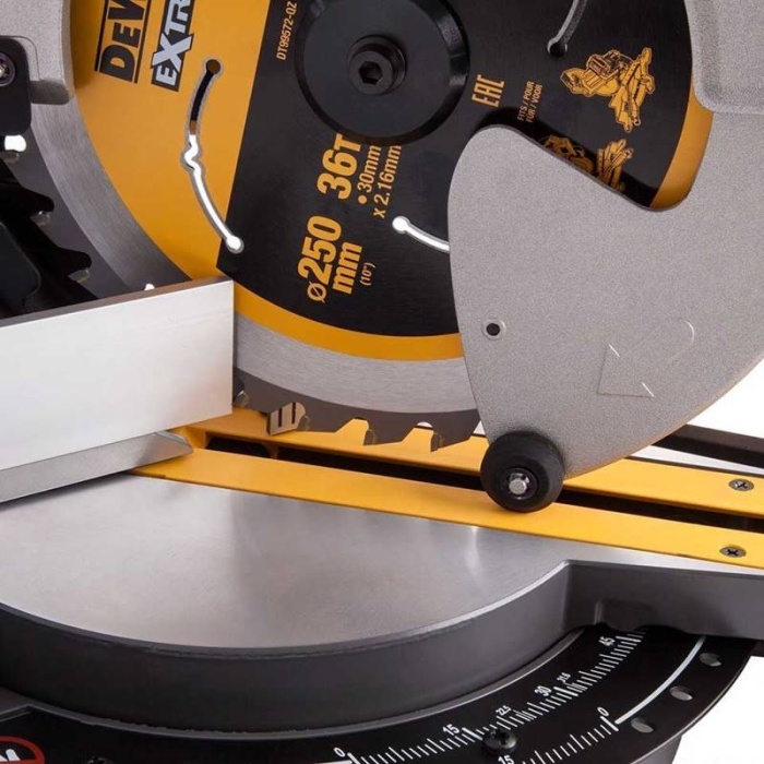 Dewalt DCS778T2 54V 216mm XR FlexV Kömürsüz Çift Akülü Gönye Testere