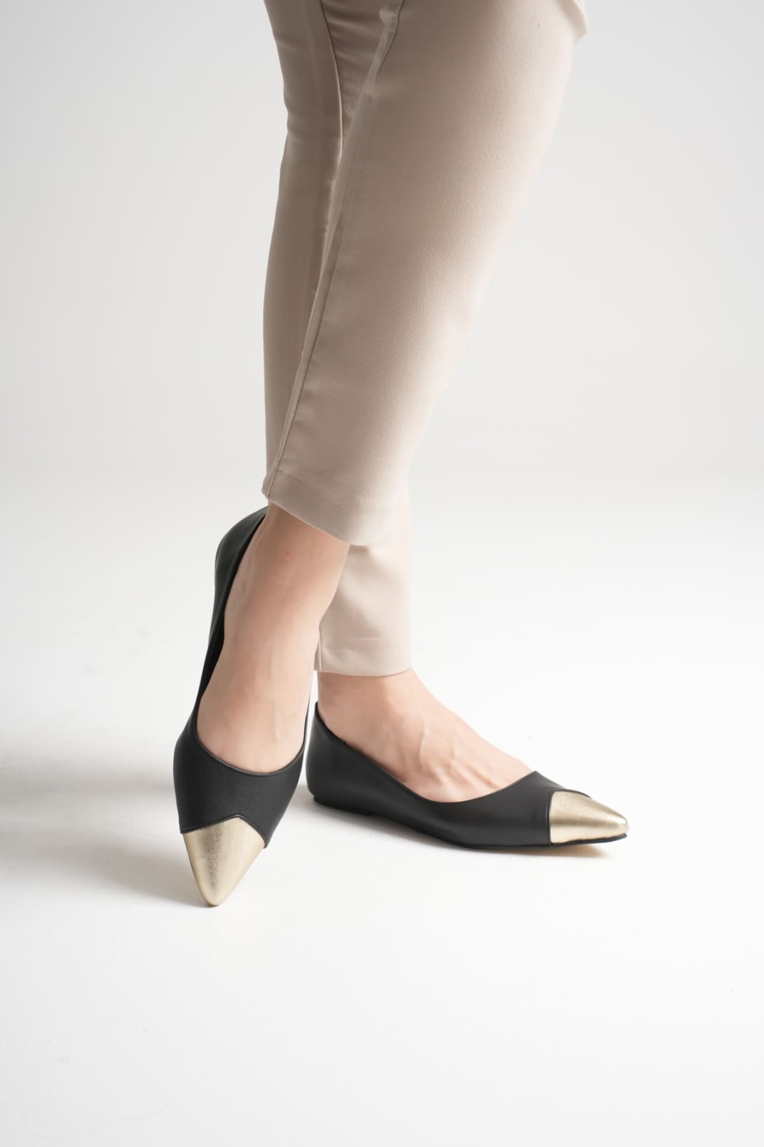 Margaret Kadın Siyah Altın Babet Ayakkabı