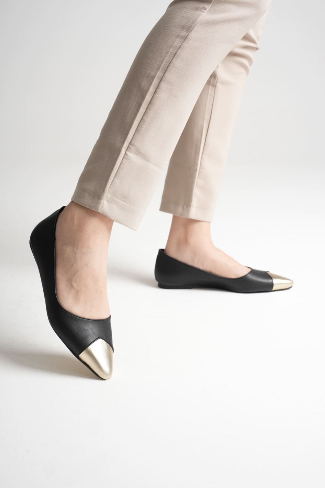 Margaret Kadın Siyah Altın Babet Ayakkabı