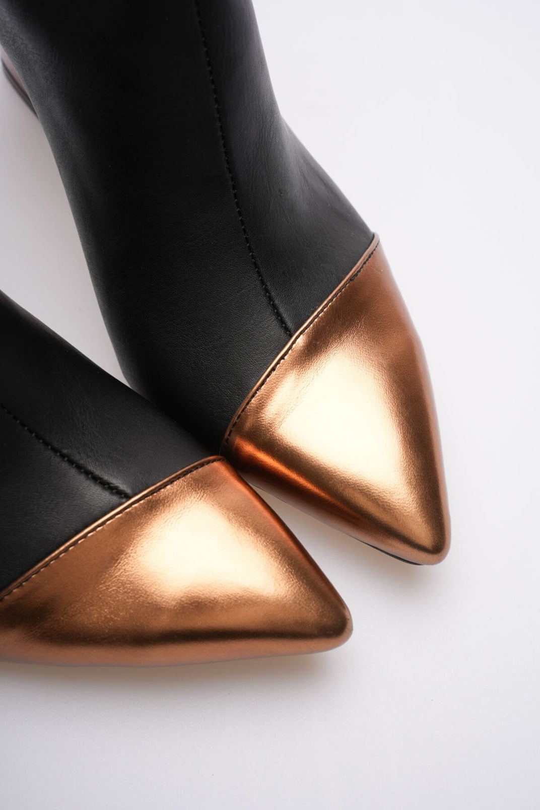 Lucinda Kadın Siyah Bakır Kalın Topuklu Kışlık Bot