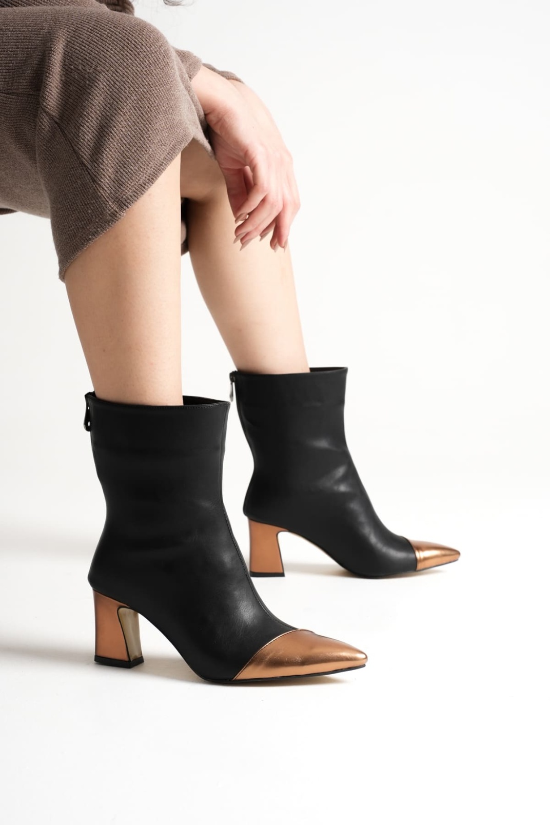 Lucinda Kadın Siyah Bakır Kalın Topuklu Kışlık Bot