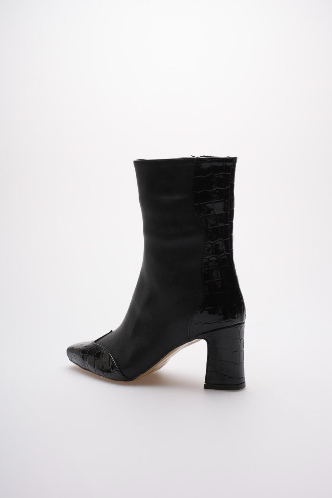 Loana Kadın Siyah Kroko Desenli Kalın Topuklu Kışlık Bot