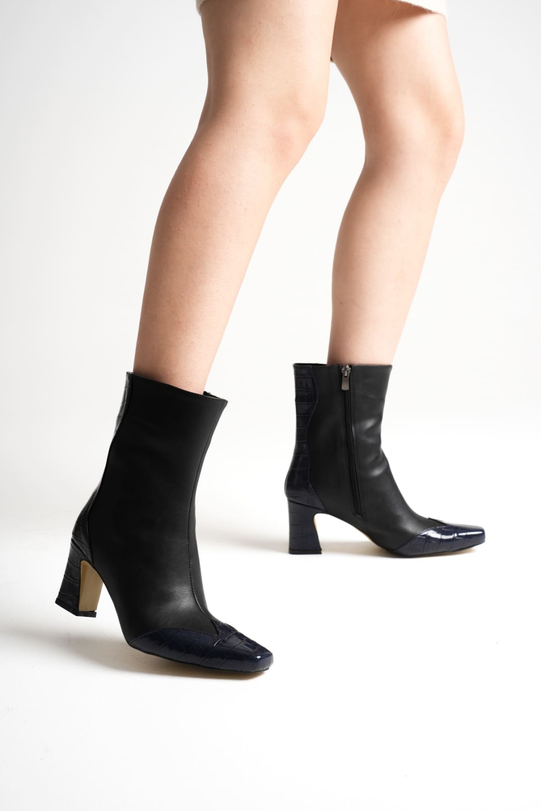 Loana Kadın Lacivert Kroko Desenli Kalın Topuklu Kışlık Bot