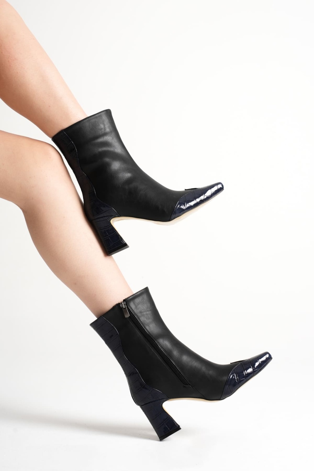 Loana Kadın Lacivert Kroko Desenli Kalın Topuklu Kışlık Bot