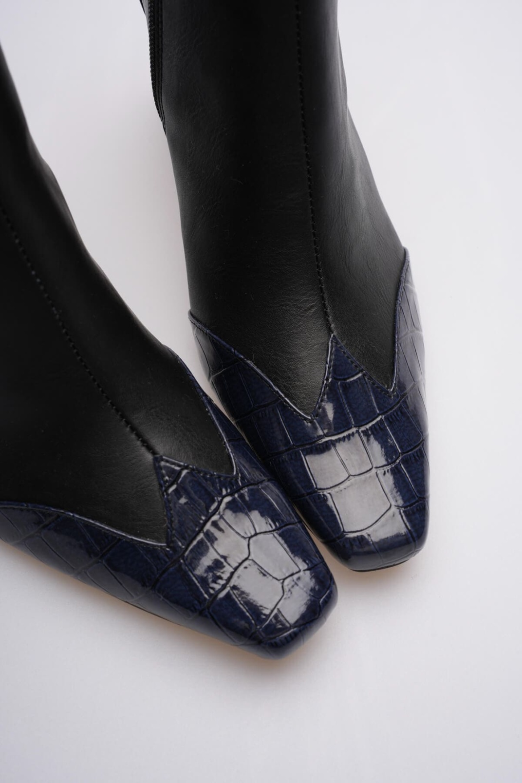 Loana Kadın Lacivert Kroko Desenli Kalın Topuklu Kışlık Bot