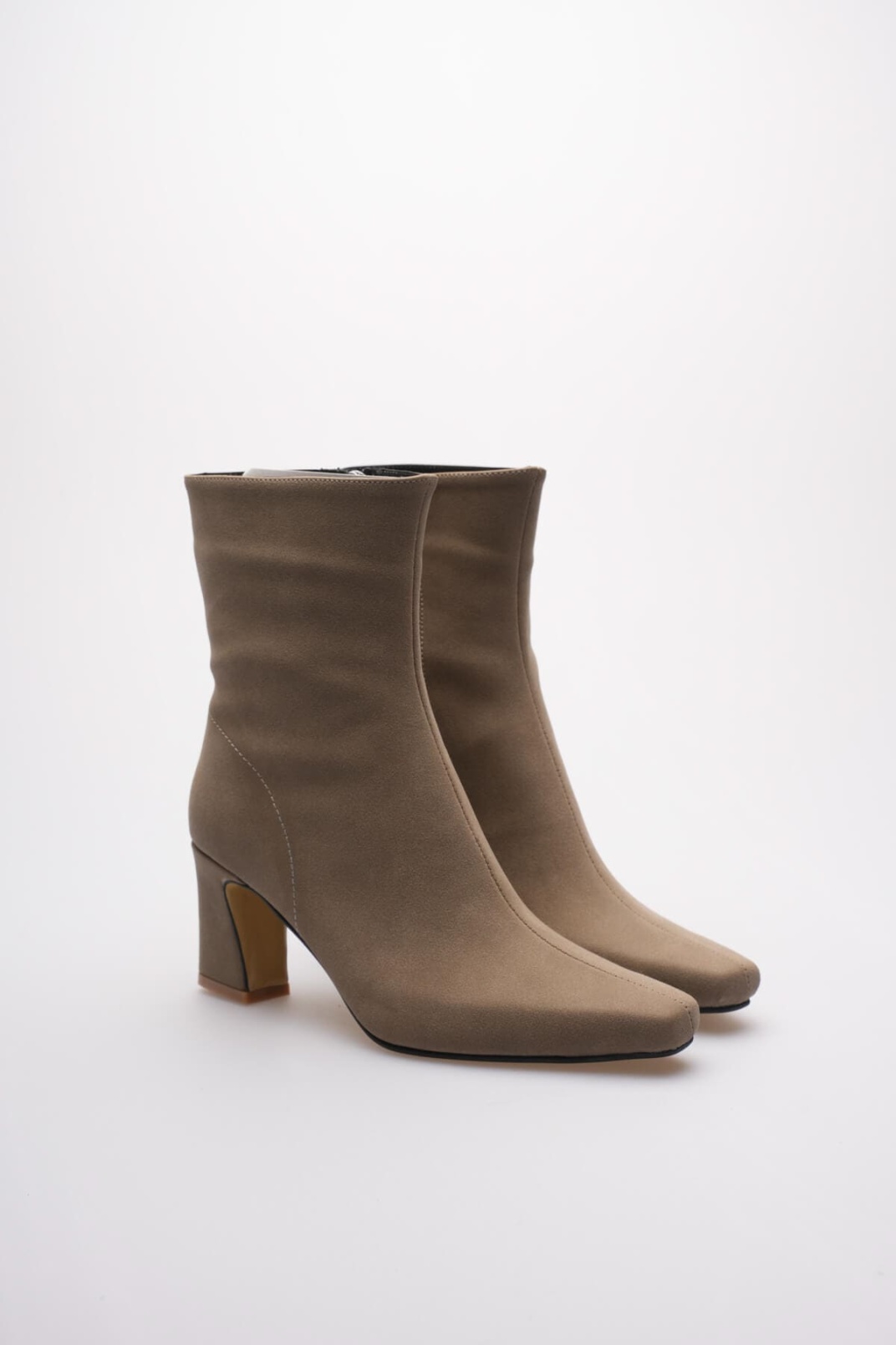 Fiora Kadın Vizon Süet Kalın Topuklu Kışlık Bot