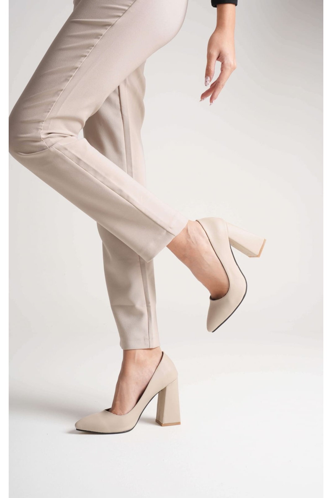 Julia Kadın Bej Topuklu Ayakkabı