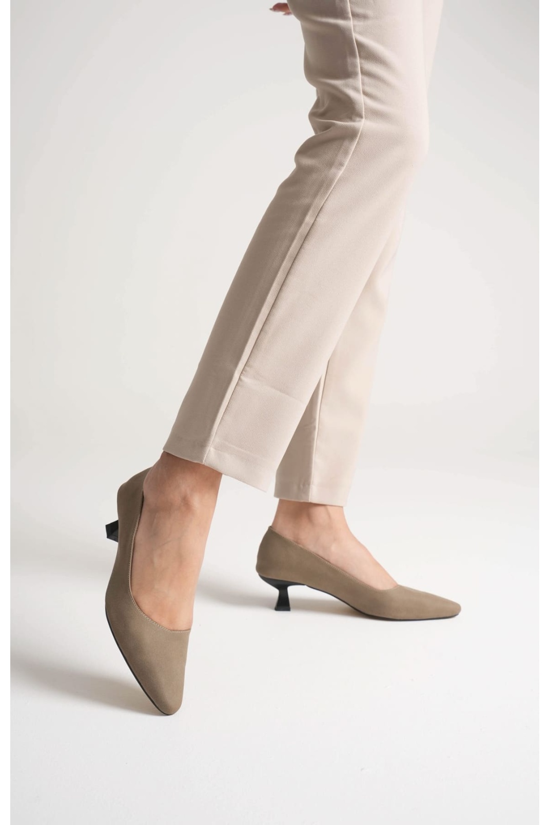 Alina Kadın Gri Süet Topuklu Ayakkabı