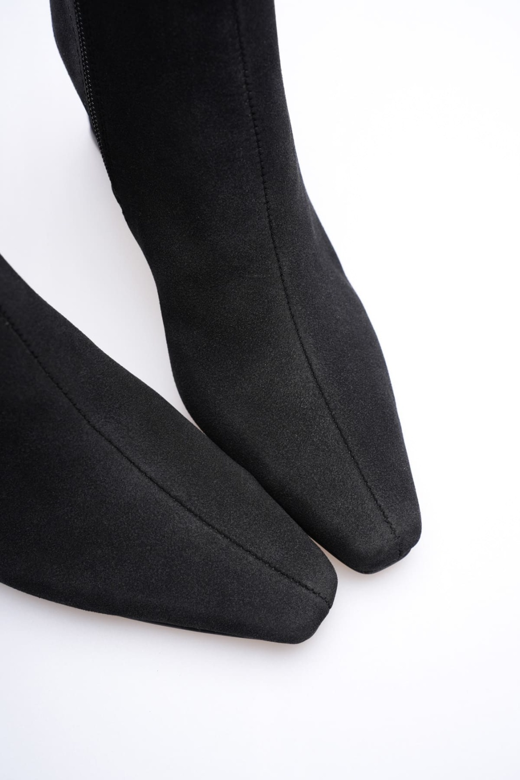 Fiora Kadın Siyah Süet Kalın Topuklu Kışlık Bot