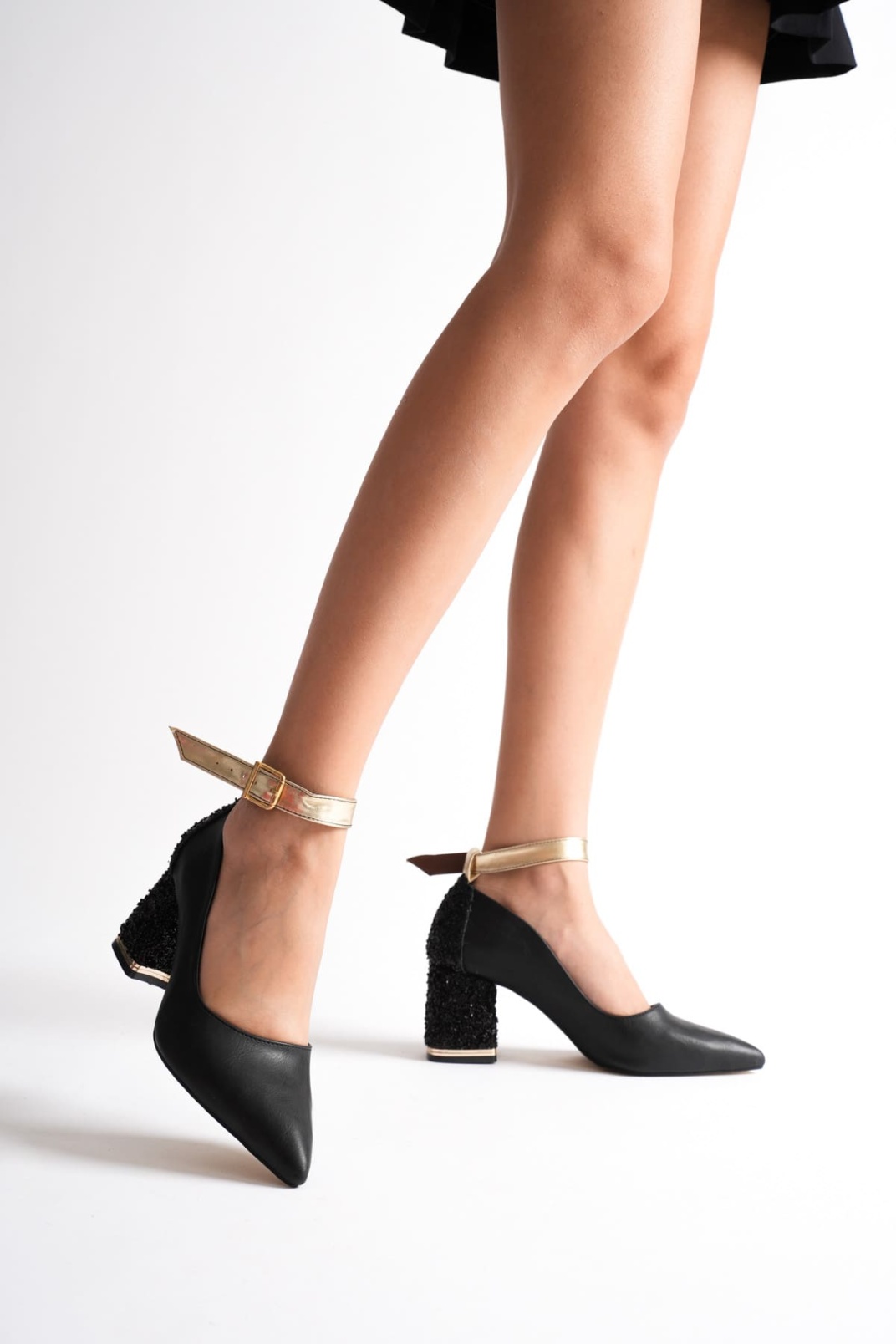 Estelle Kadın Siyah Altın Kalın Topuklu Ayakkabı