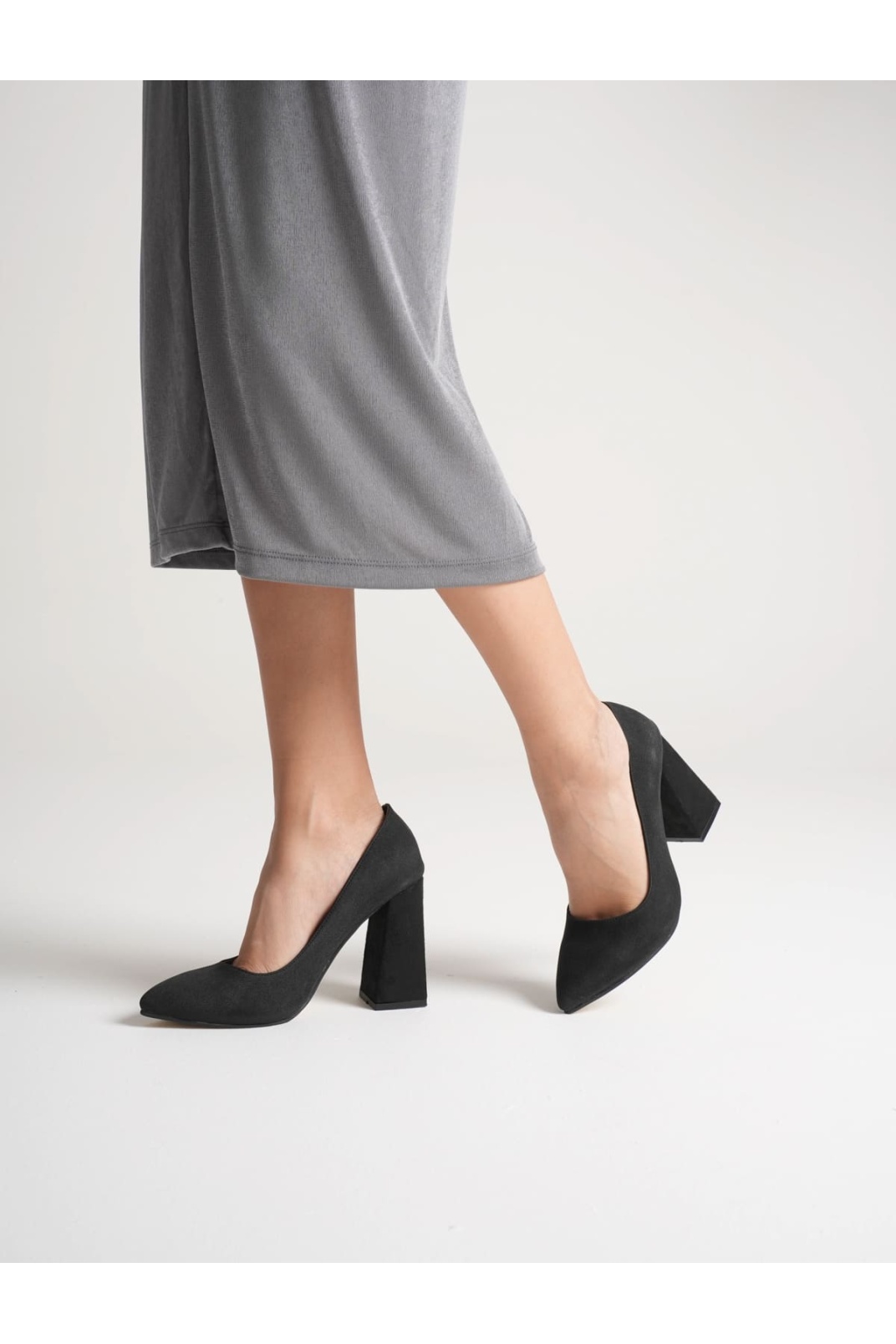Julia Kadın Siyah Süet Topuklu Ayakkabı
