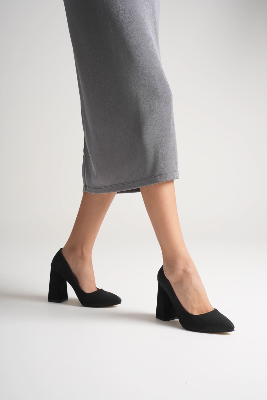 Julia Kadın Siyah Süet Topuklu Ayakkabı