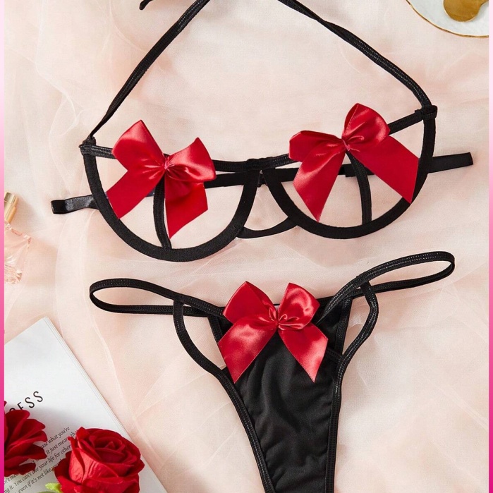 Siyah-Kırmızı Göğüs Fiyonklu Balenli Sütyen Külot Takım