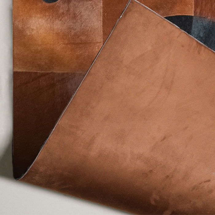 Barrio Rico %100 Doğal Dana Derisi Kaymaz Taban Premium Patchwork Halı - Müzik Temalı Kahverengi Siyah