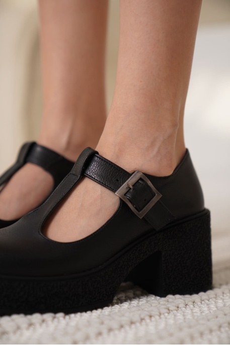 Kadın Siyah Günlük Ayakkabı TR06MS06A