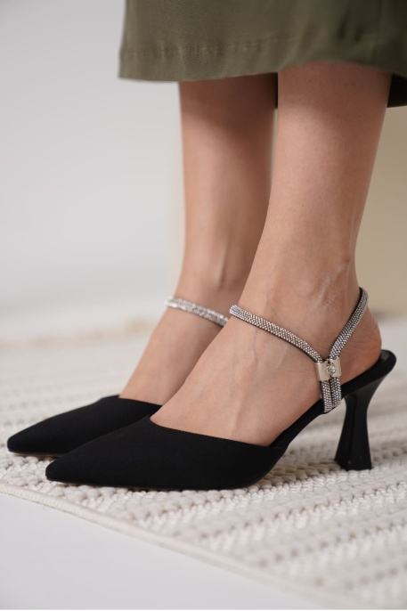 Kadın Taşlı Siyah Saten Topuklu Ayakkabı TR12MS04A