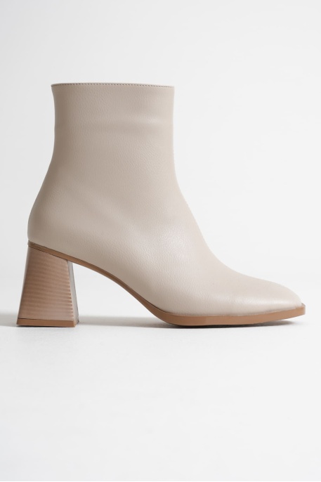 Kadın Bej Topuklu Bot TR08MK24B