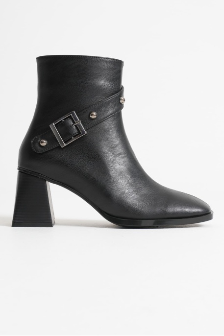 Kadın Siyah Topuklu Bot TR08MK25A