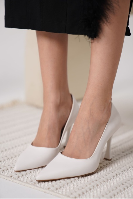Mat Beyaz Kadın Stiletto TR18MS03D