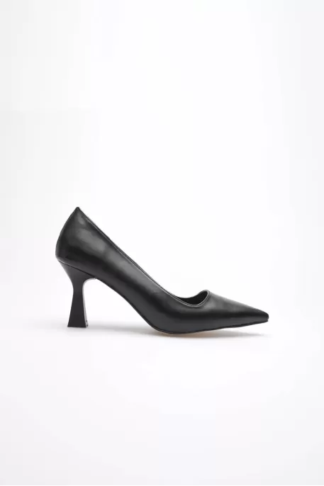 Siyah Sivri Burun Orta Topuklu Kadın Stiletto TR20MS02A