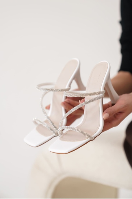 Beyaz Kadın Taşlı Topuklu Terlik TR20MY04B