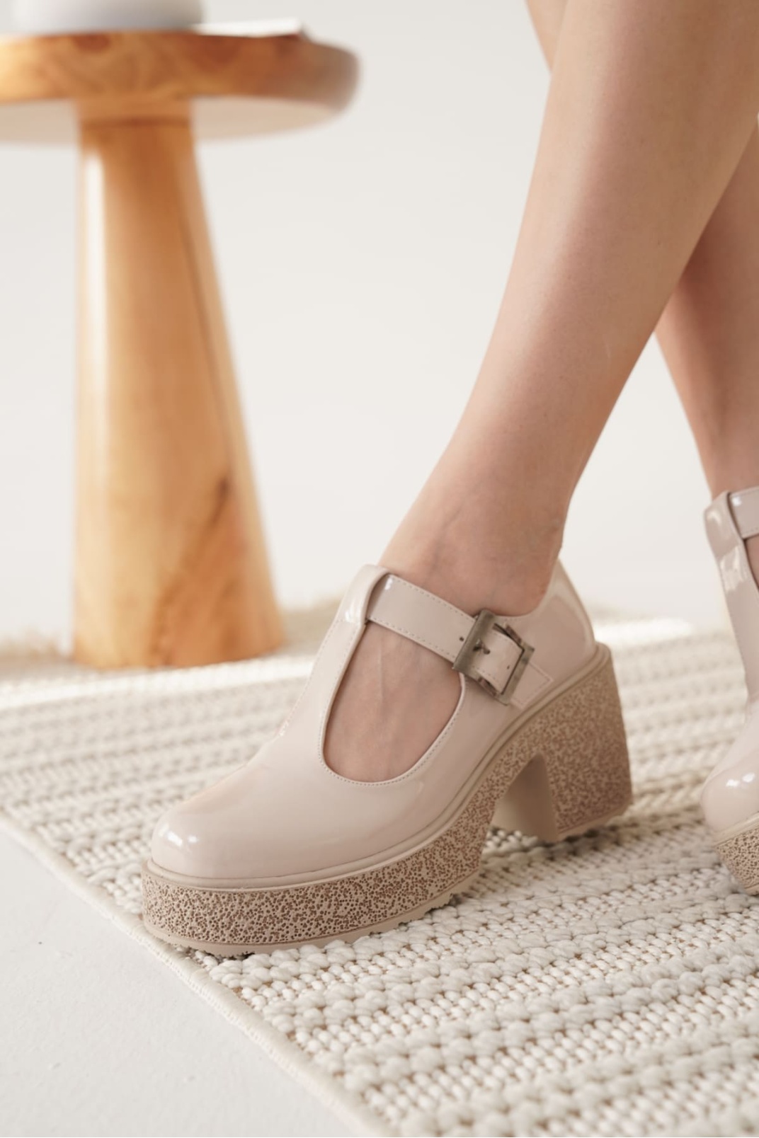 Kadın Bej Rugan Günlük Ayakkabı TR06MS06D