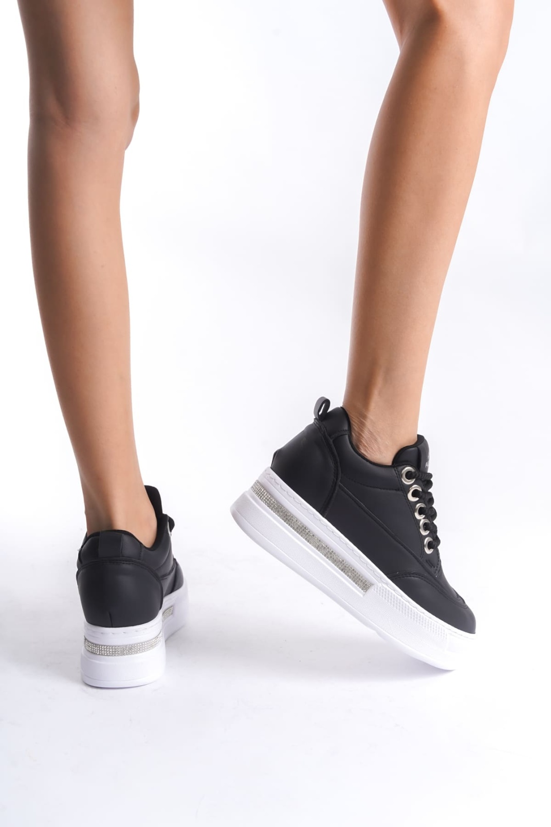 Siyah Kadın Gizli Topuklu Sneaker TR04MS01A
