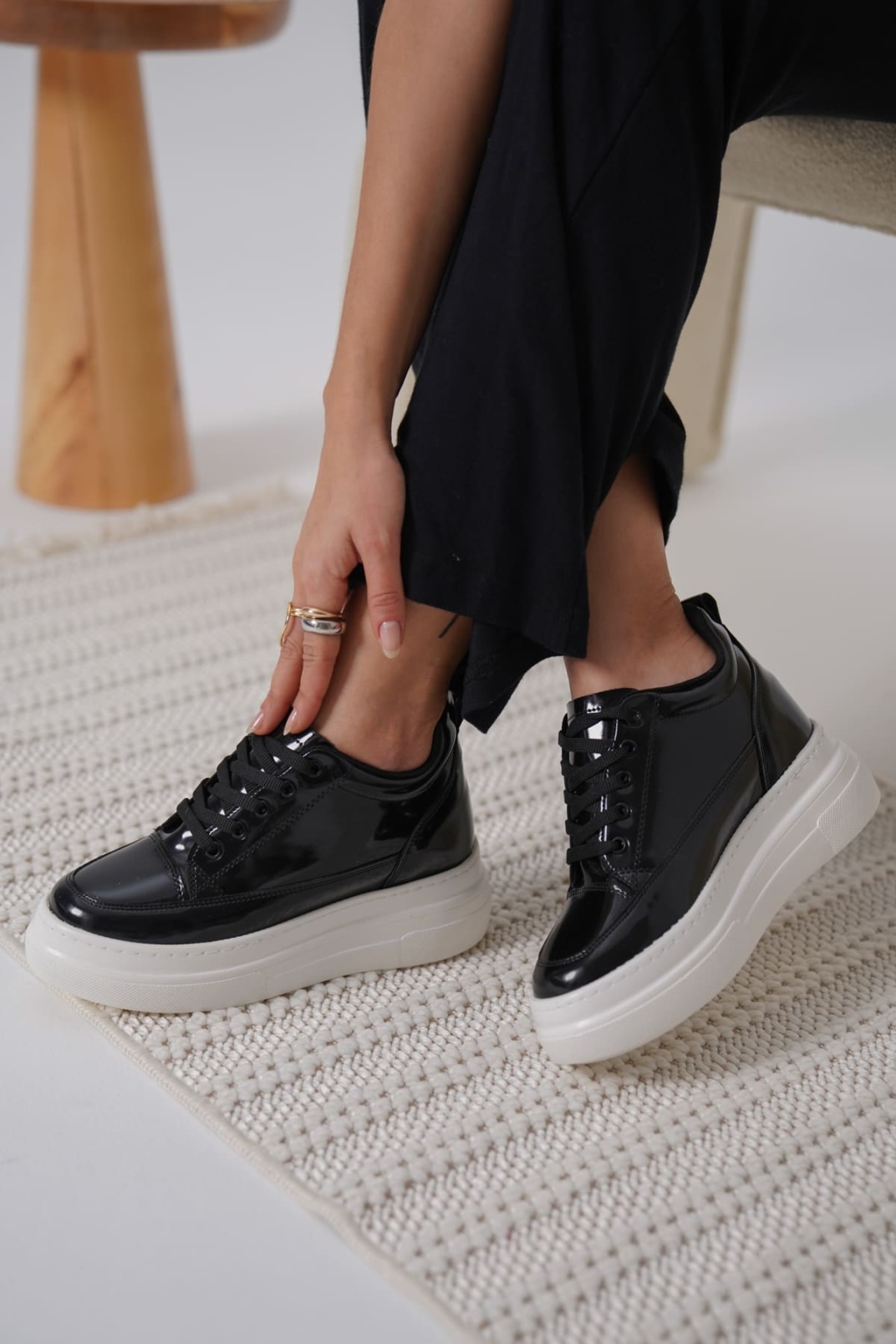 Kadın Gizli Topuk Siyah Spor Ayakkabı TR10MS01F