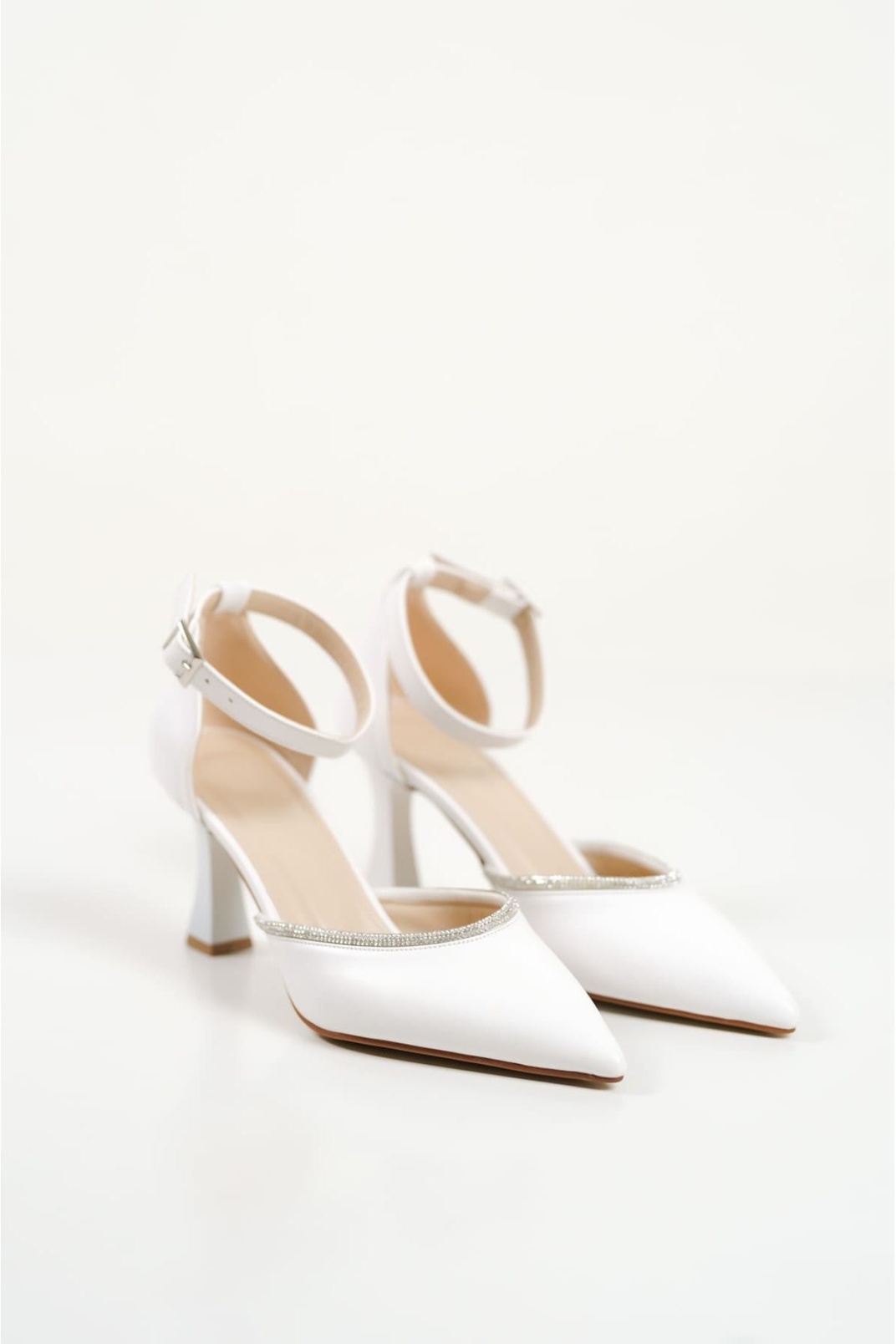 Taşlı Kadın Beyaz Topuklu Ayakkabı TR12MS02B