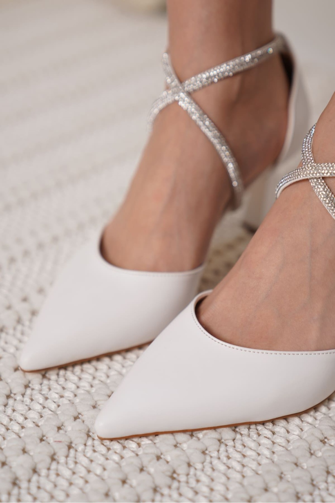 Taşlı Kadın Beyaz Topuklu Ayakkabı TR12MS03B