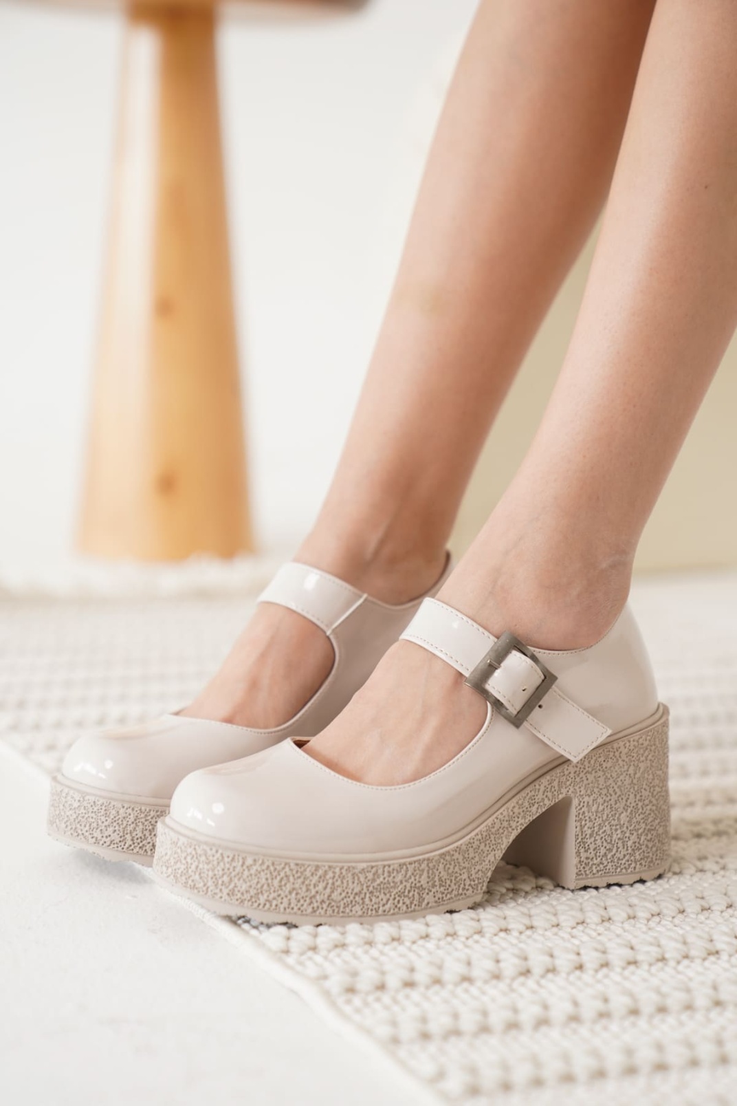 Kadın Bej Rugan Günlük Ayakkabı TR06MS05B