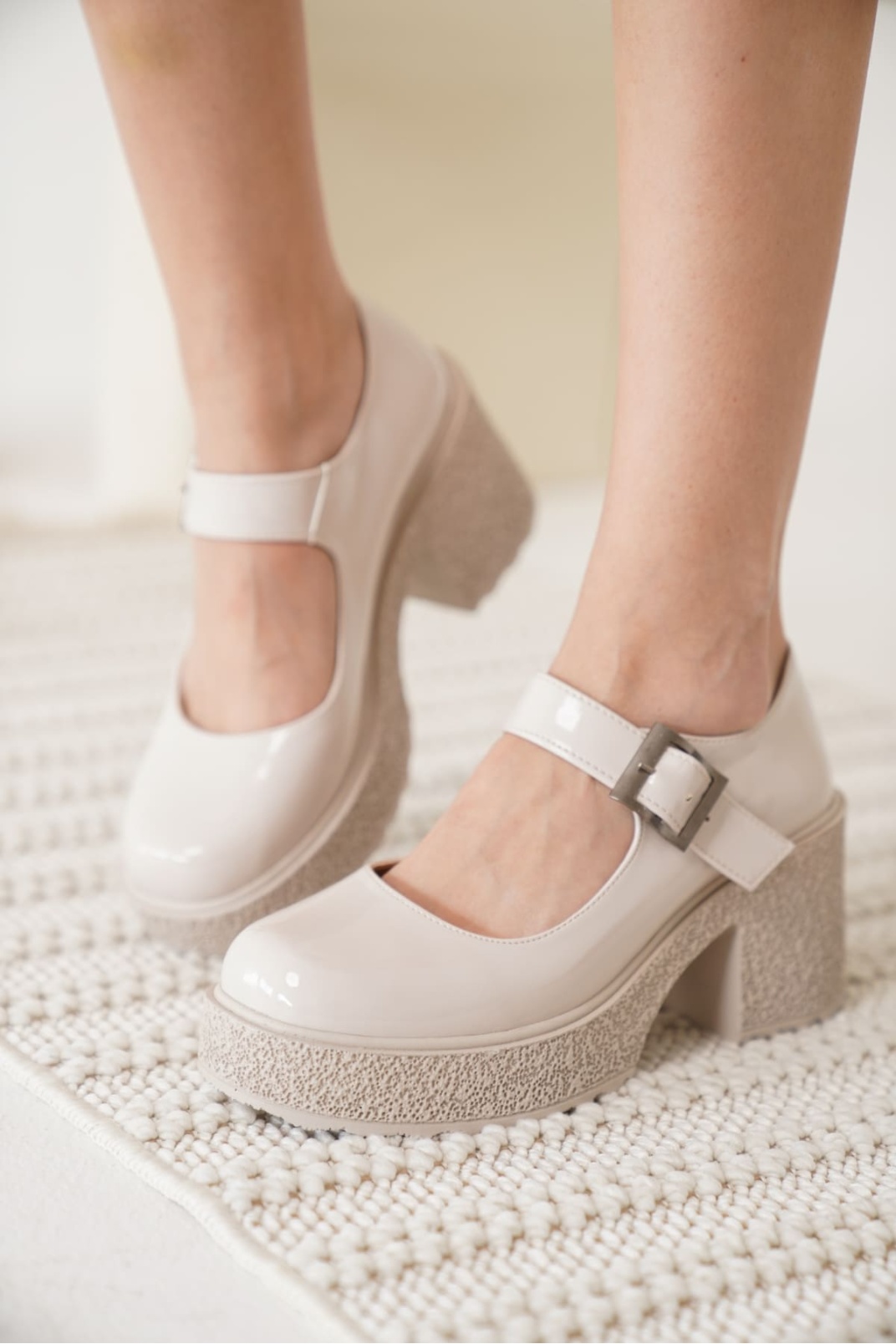 Kadın Bej Rugan Günlük Ayakkabı TR06MS05B