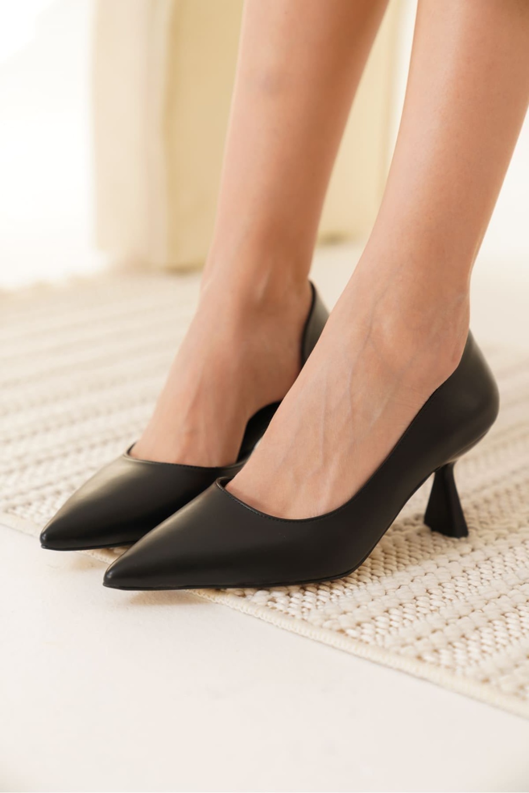 Kadın Mat Siyah Topuklu Ayakkabı TR08MS44A