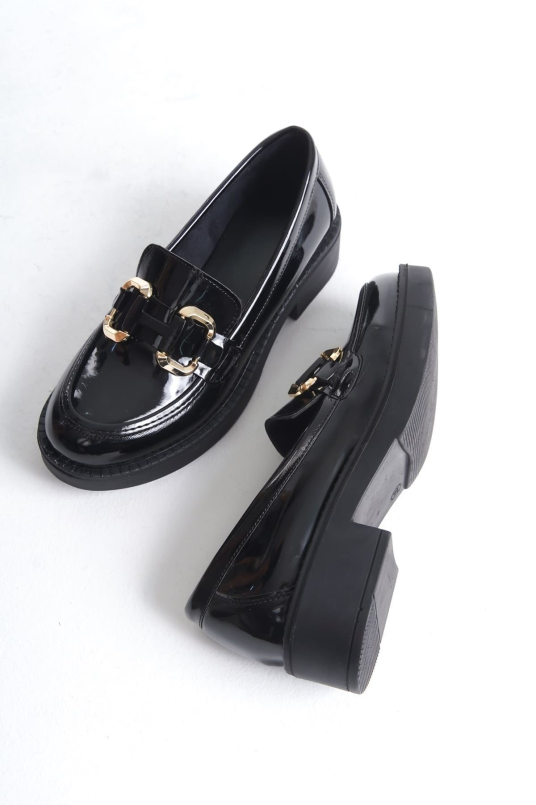 Rugan Siyah Gold Tokalı Kadın Loafer TR17MS02A