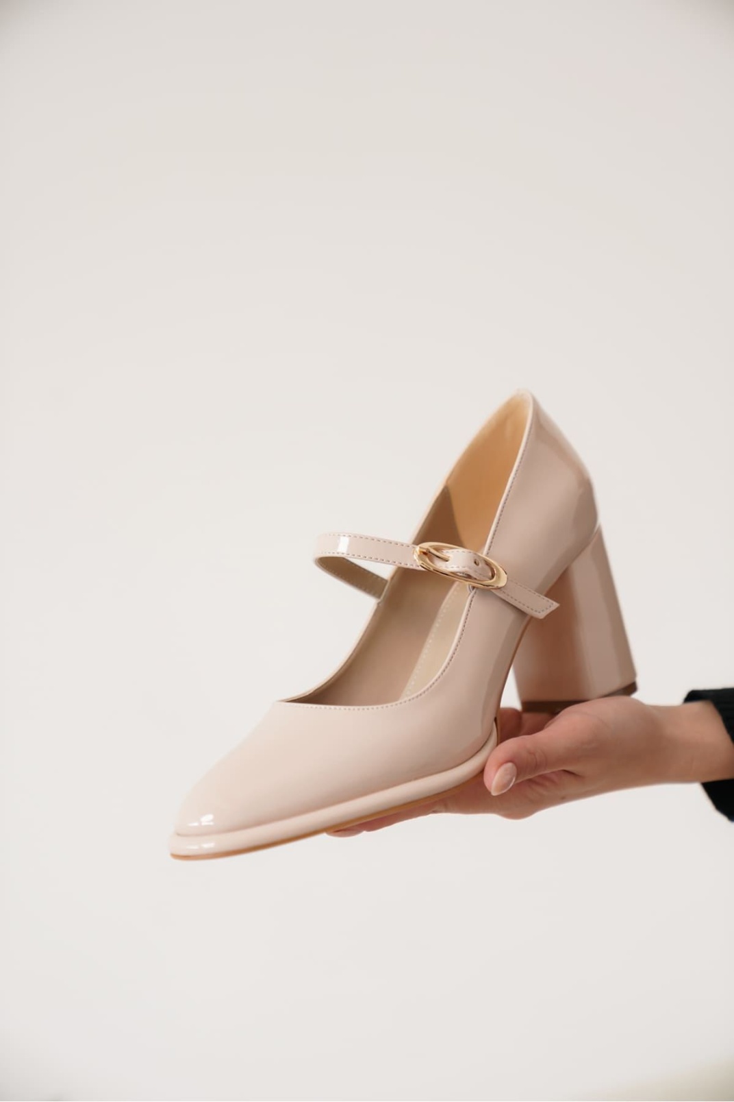 Bej Kadın Topuklu Ayakkabı TR18MS12B